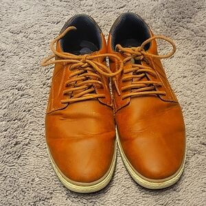 Mens size 8 dress shoes. Brown. Brand: crown vintage